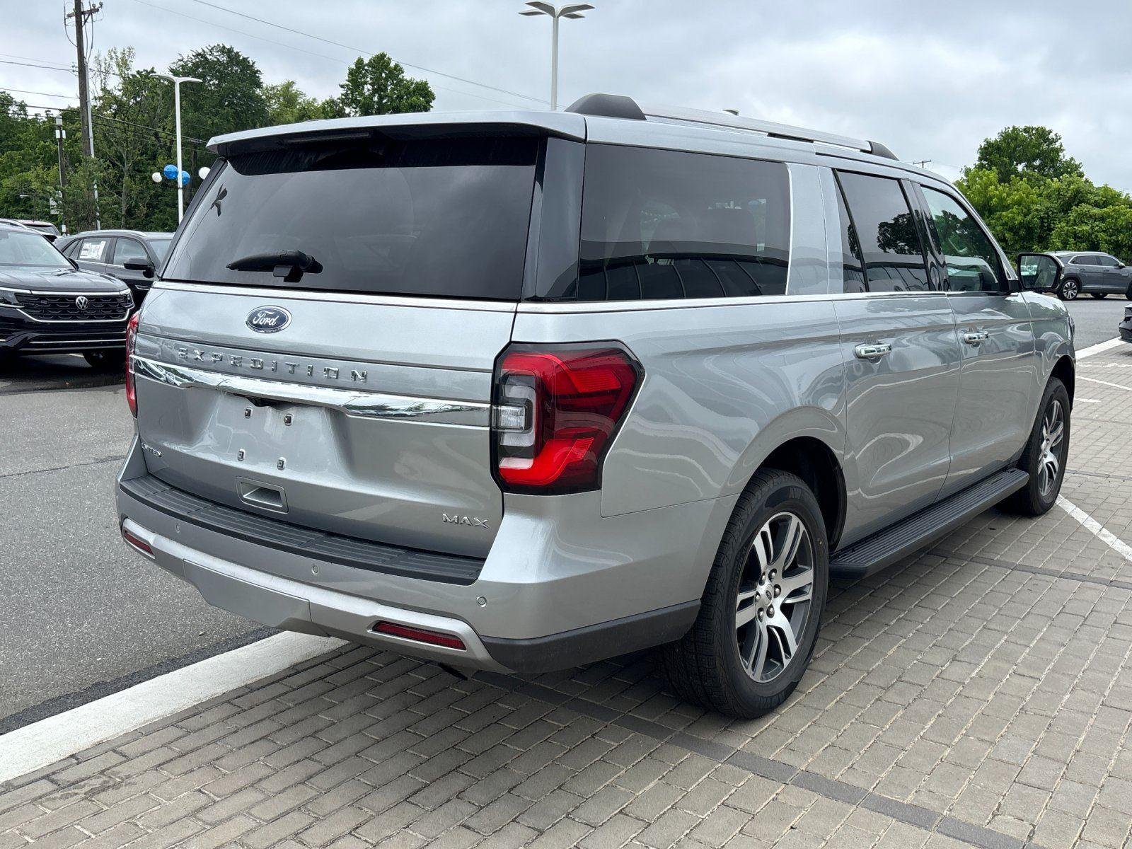 Used 2024 Iconic Silver Ford Limited image 5