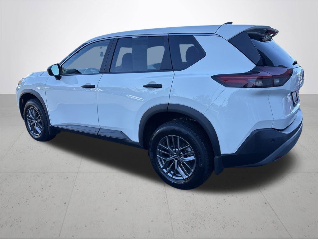 Used 2023 White Nissan S image 10