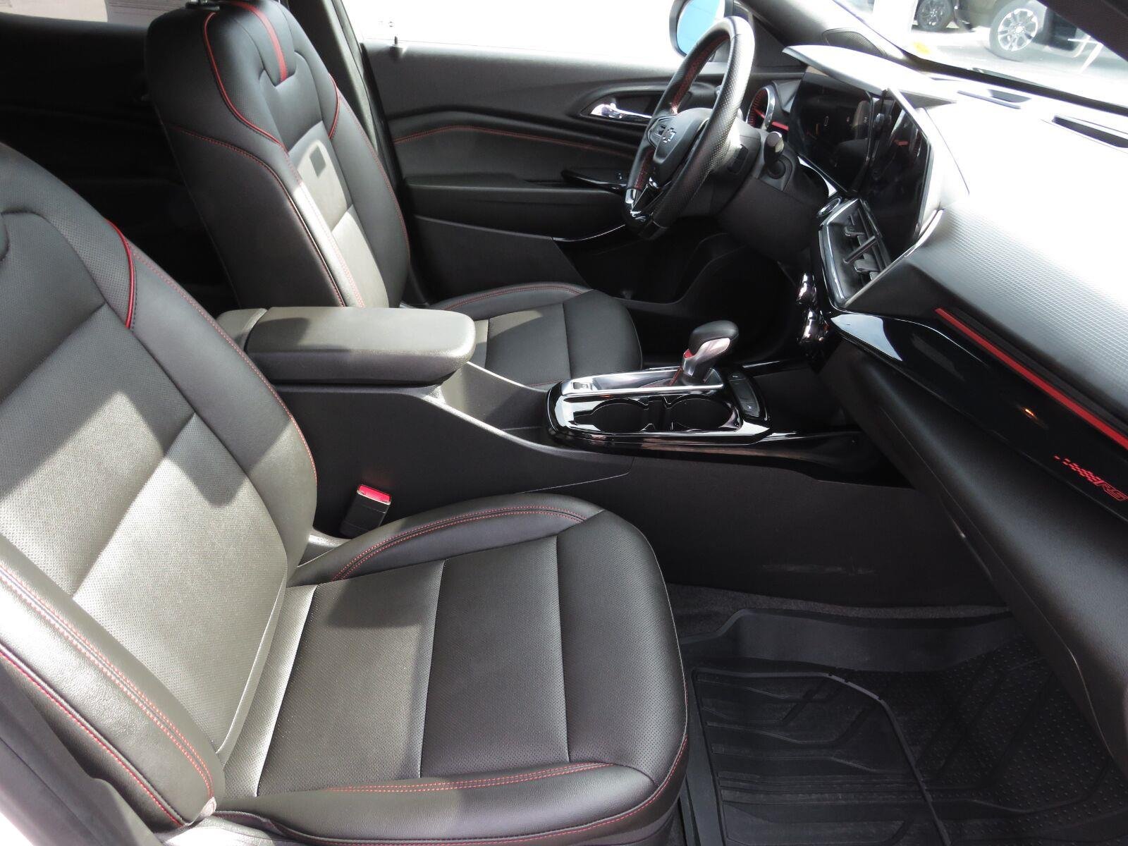 Used 2025 Summit White Chevrolet 2RS image 15