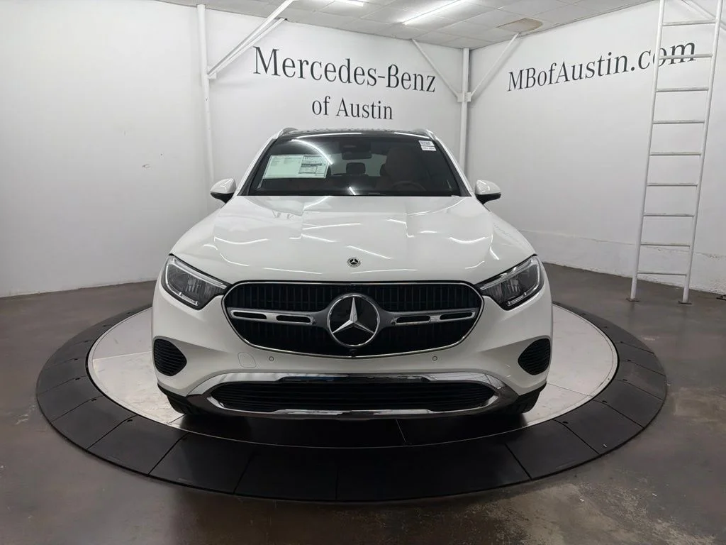 New 2027 White Mercedes-Benz GLC 300 image 2