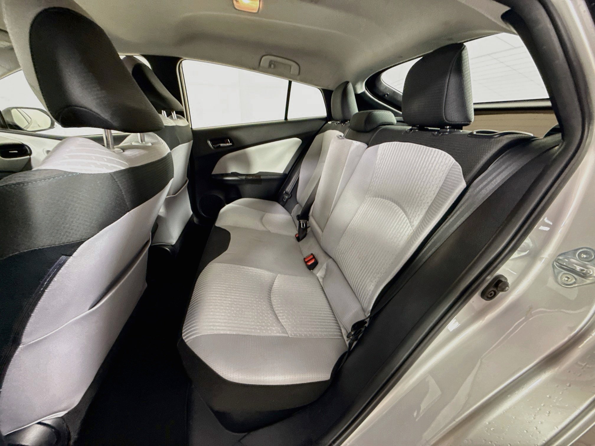 Used 2016 Classic Silver Metallic Toyota Two image 4