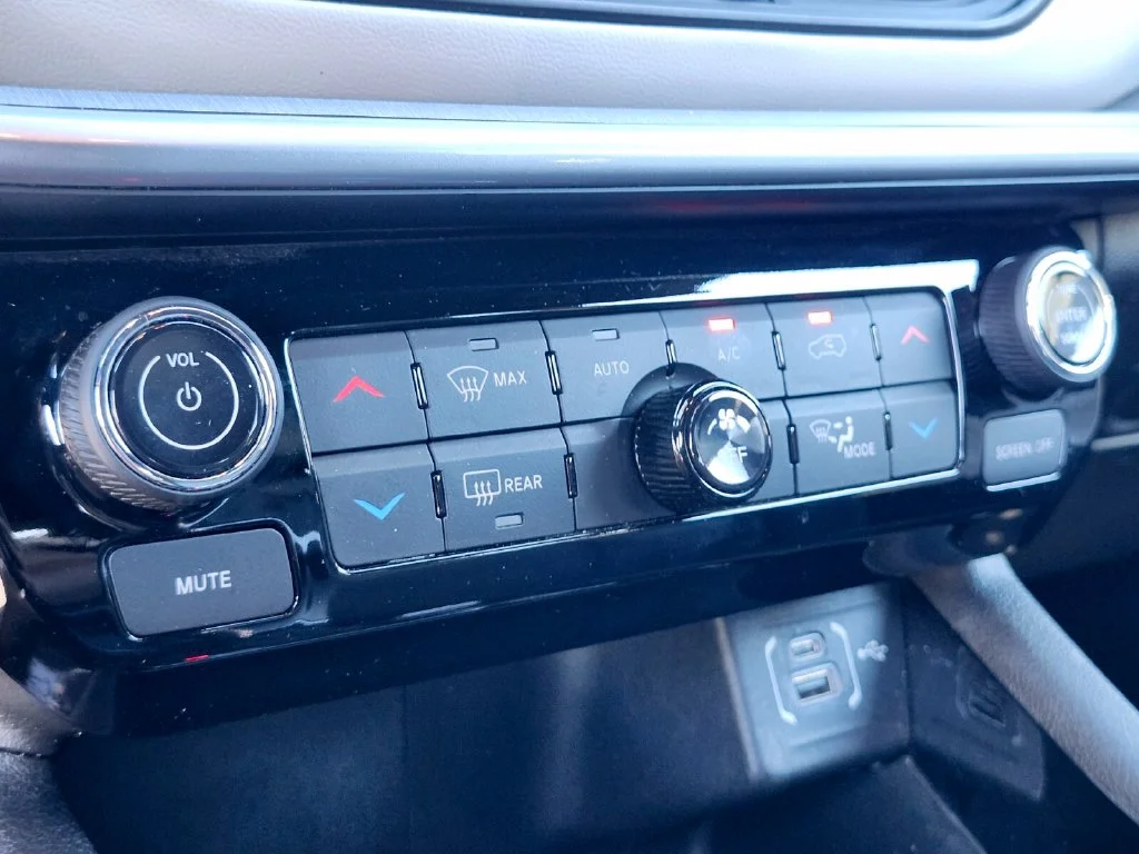 Used 2024 Black Jeep Limited image 22