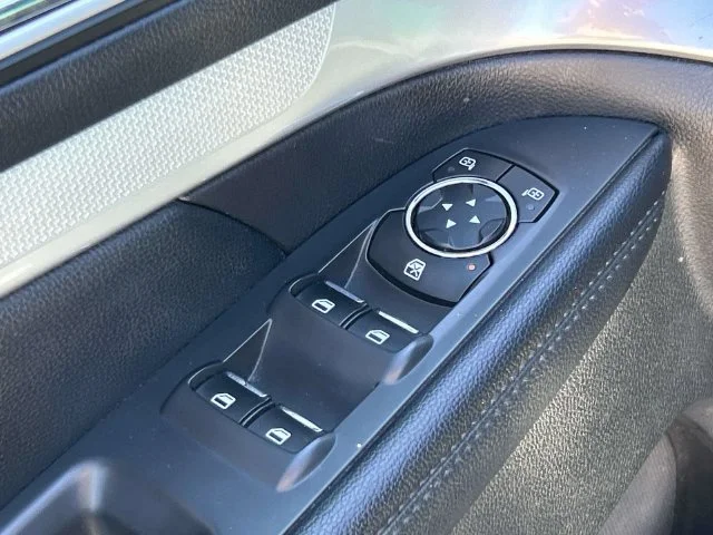 Used 2016 Blue Ford XLT image 27