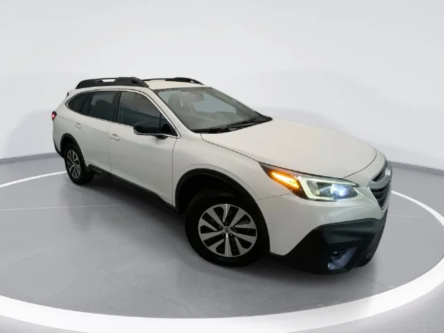 Used 2022 White Subaru 2.5i image 1