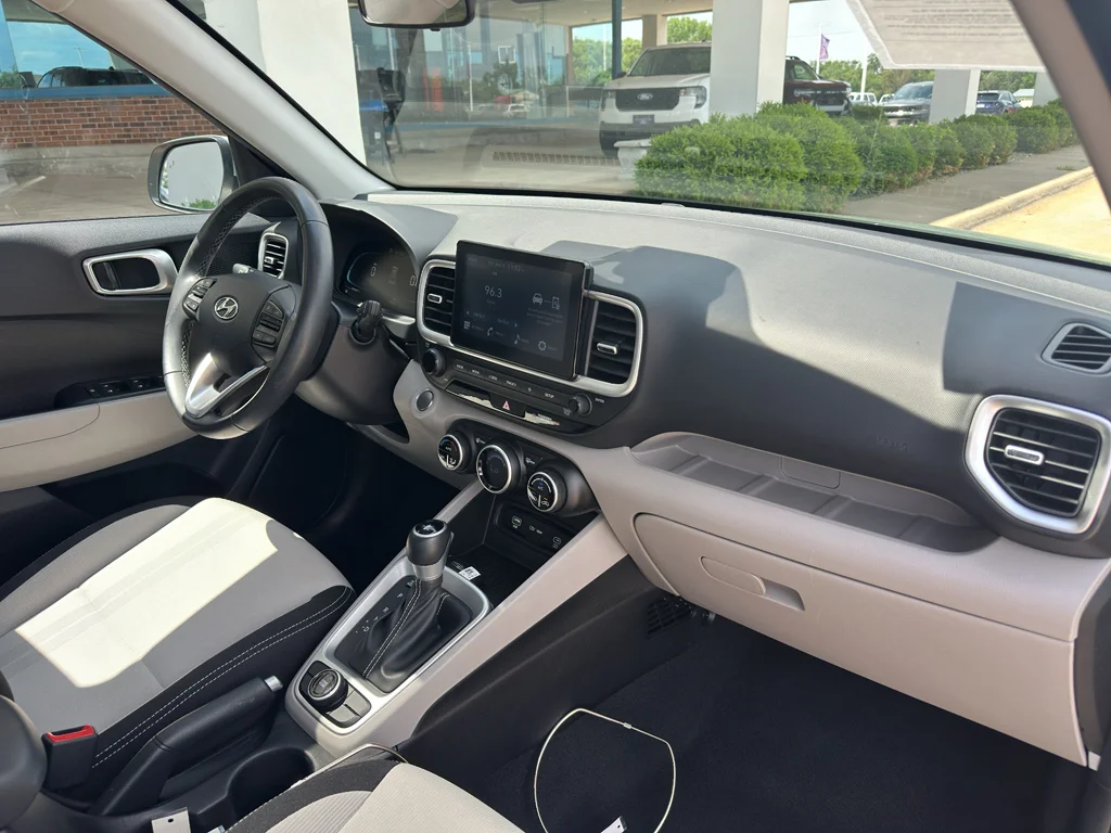 Used 2025 Mirage Green Hyundai SEL image 28