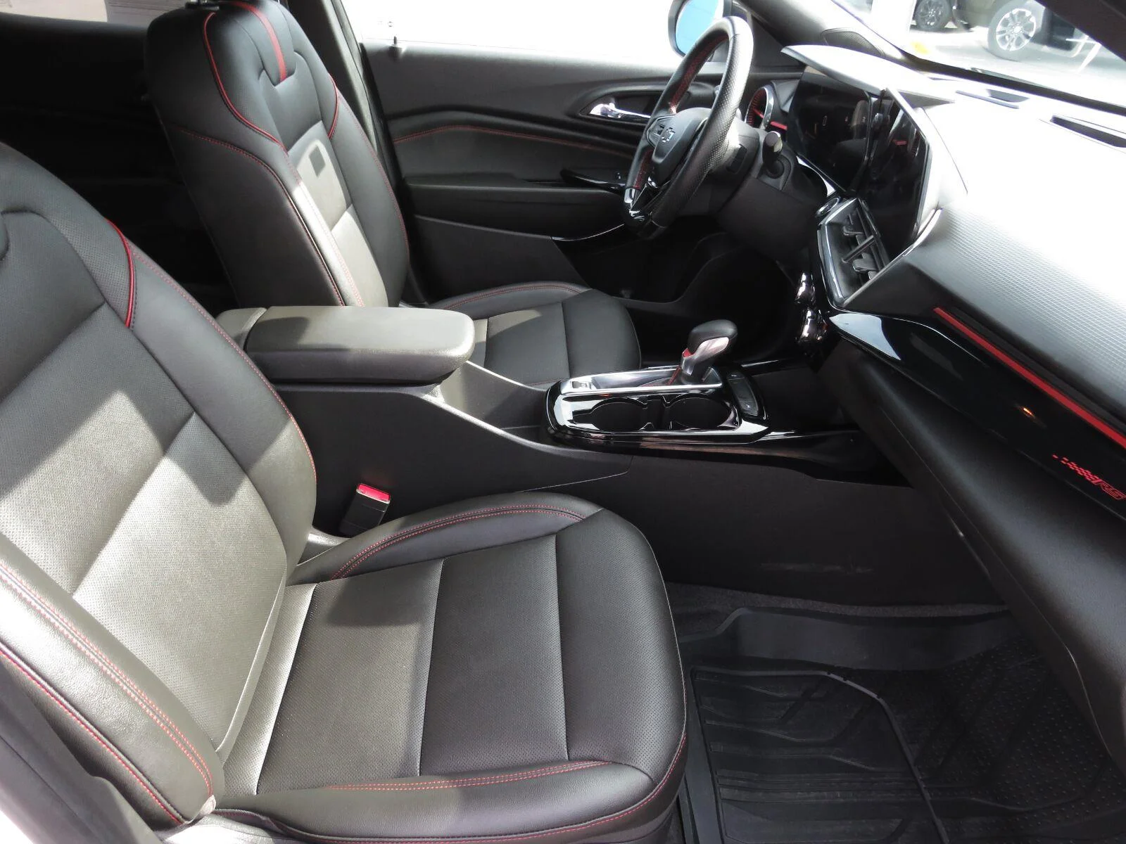 Used 2025 Summit White Chevrolet 2RS image 15