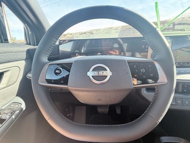 New 2026 Everest White Pearl TriCoat / Super Black Two-tone Nissan SV+ image 9