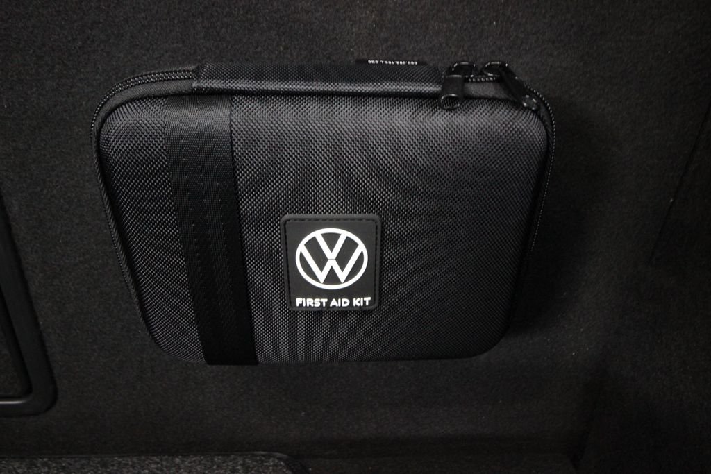 2025 Volkswagen Taos SEL - Photo 9