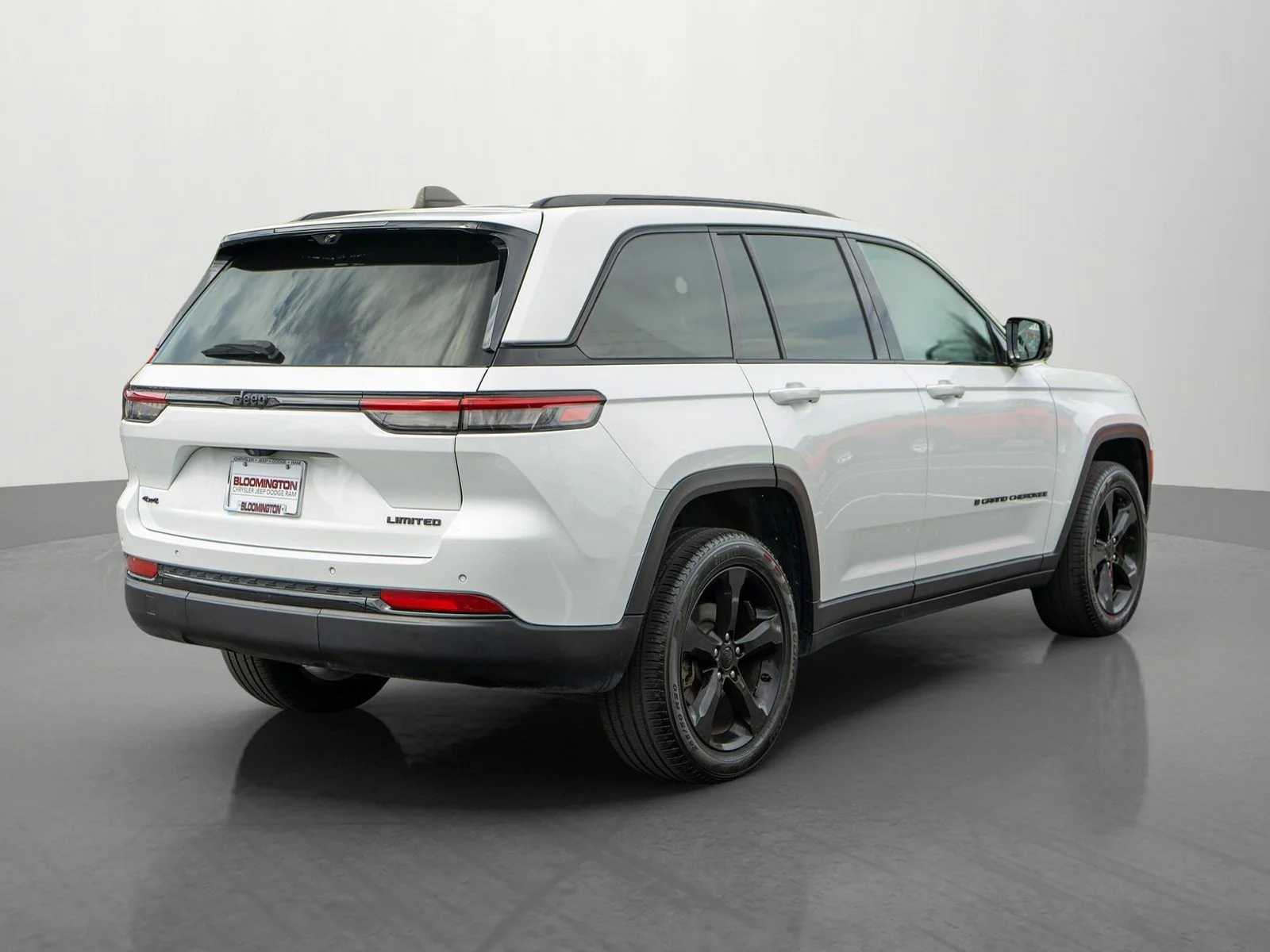 Used 2023 Bright White Clearcoat Jeep Limited image 7