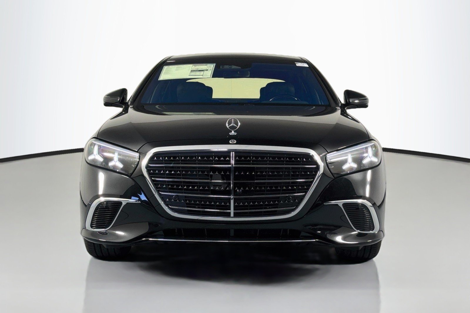 New 2027 Obsidian Black Metallic Mercedes-Benz S 580 4MATIC® Sedan image 2