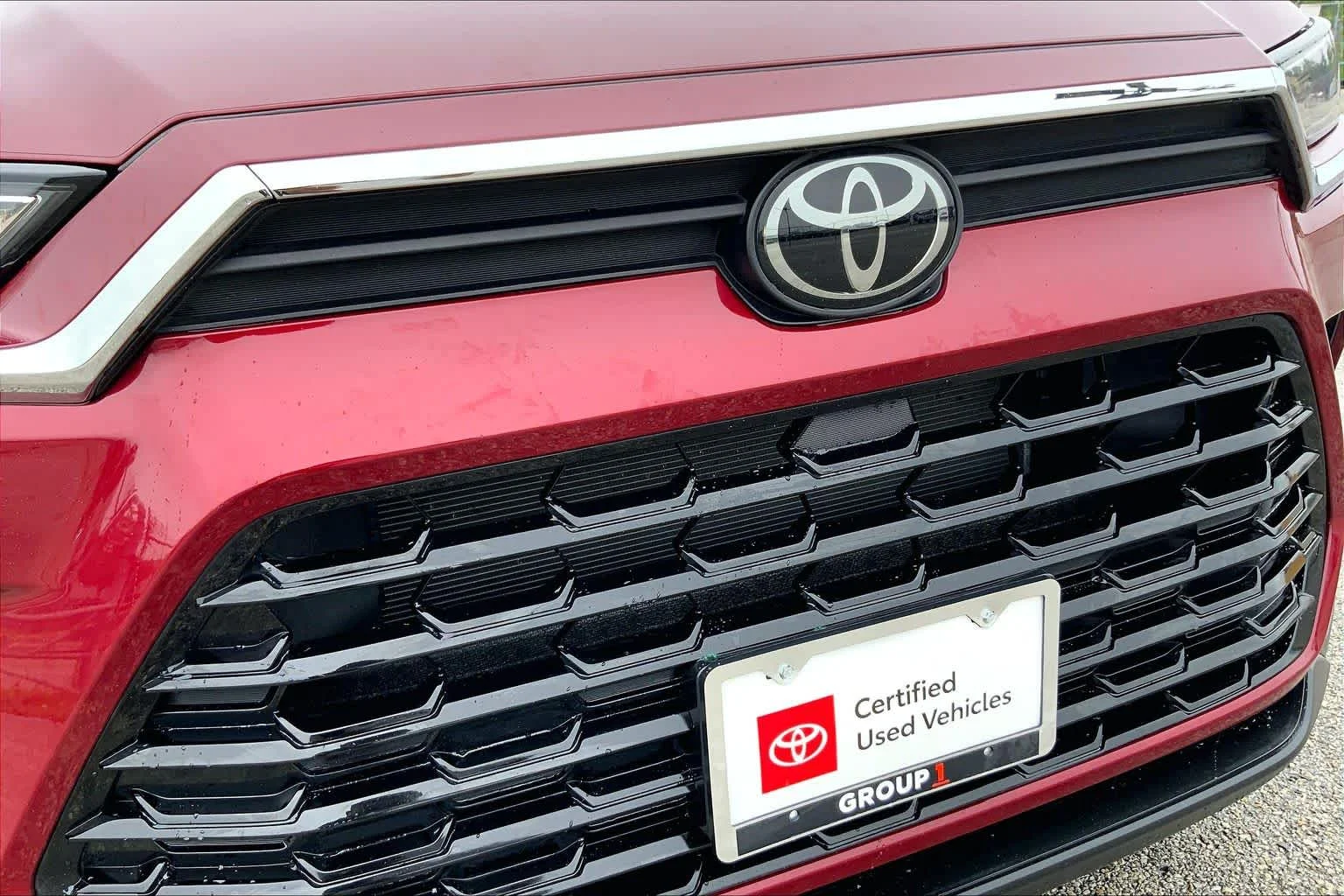 Used 2024 Ruby Flare Pearl Toyota XLE image 29