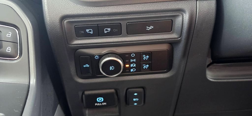 Used 2024 Oxford White Ford Lariat image 14