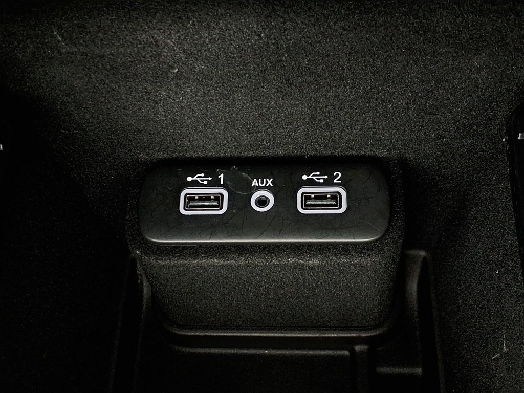 Used 2022 White Knuckle C Dodge SXT image 23