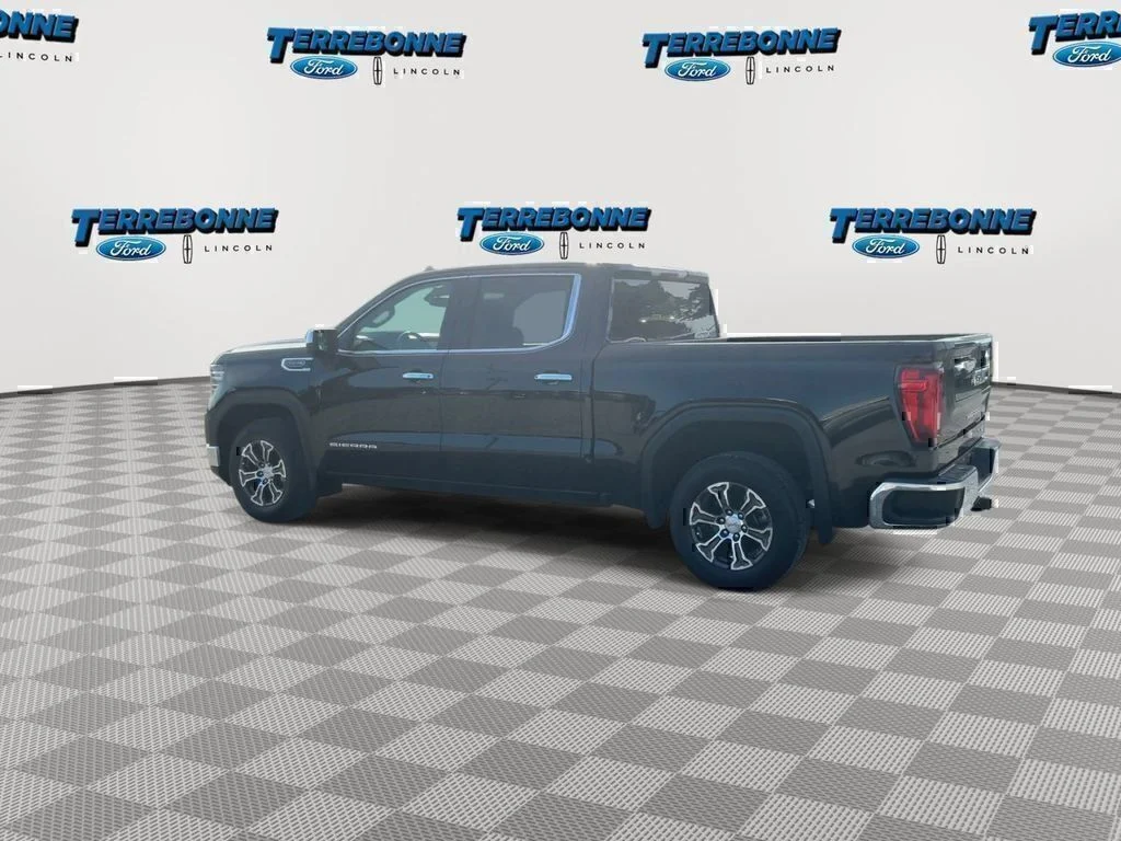 Used 2025 Onyx Black GMC SLT image 6