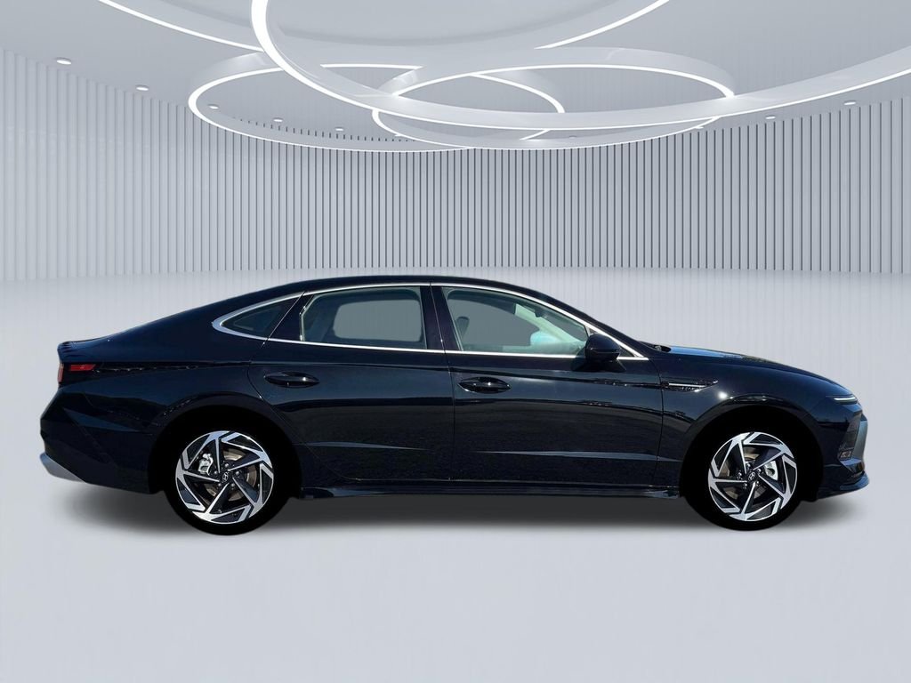 New 2026 Black Hyundai SEL Sport image 9