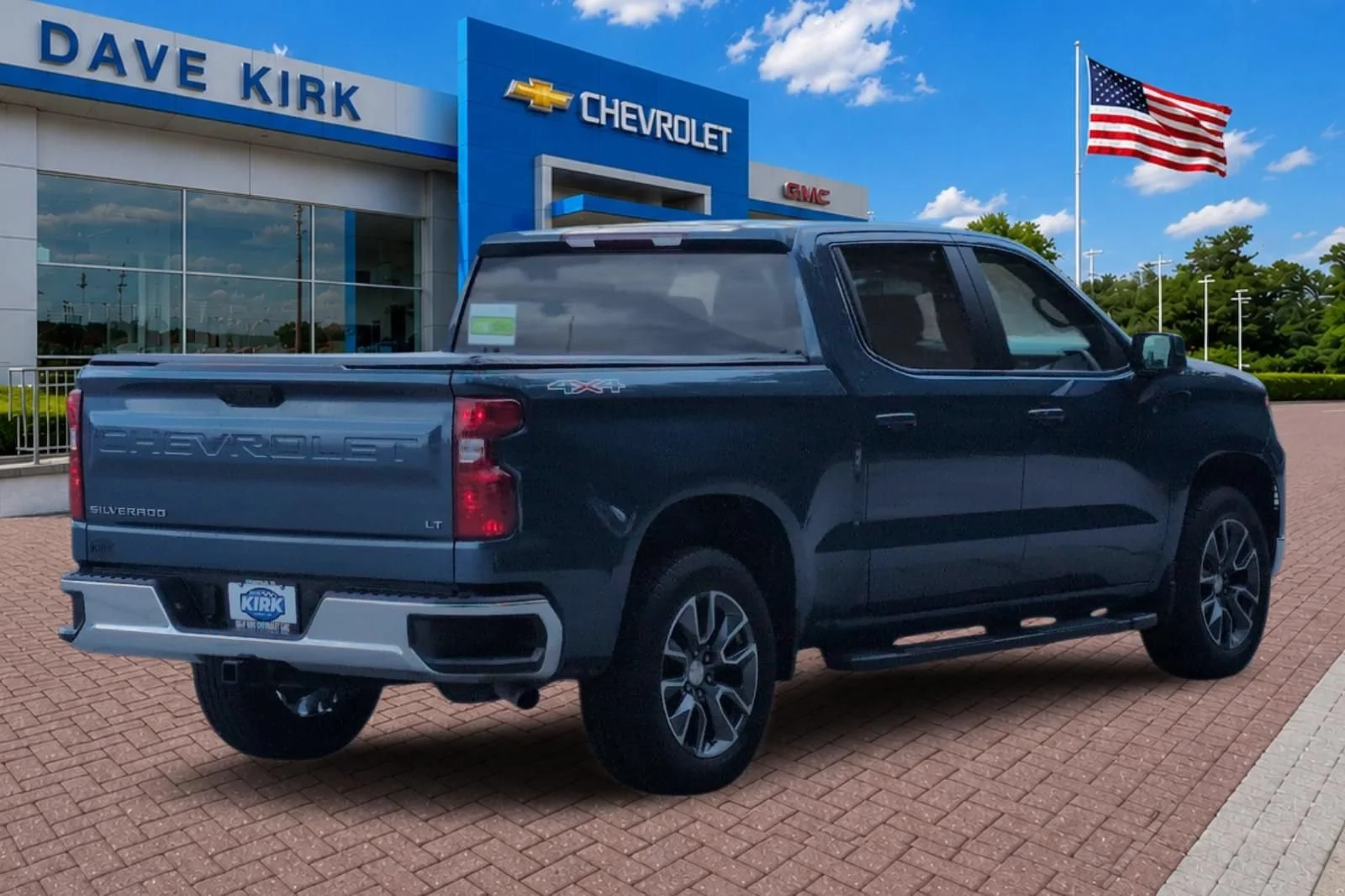 Used 2024 Lakeshore Blue Metallic Chevrolet LT (2FL) image 3