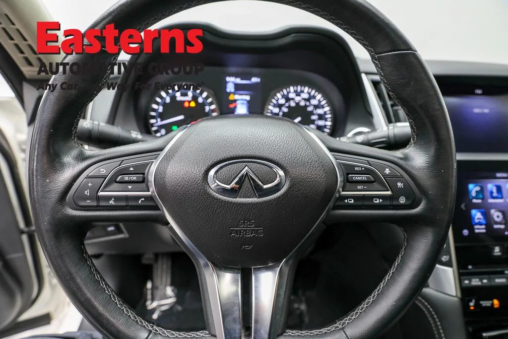 Used 2022 White INFINITI LUXE image 10