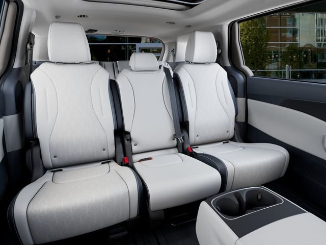 2026 Kia Carnival SX - Photo 16