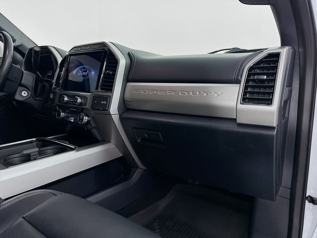 Used 2022 White Ford Lariat image 25