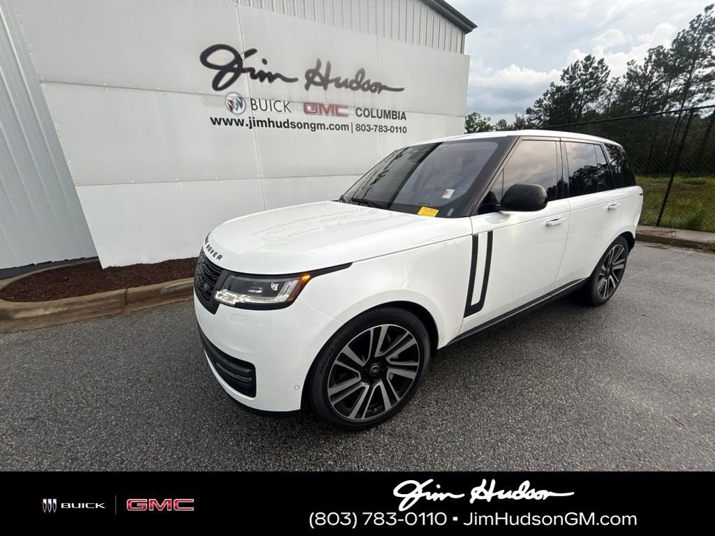 Used 2023 White Land Rover SE image 1