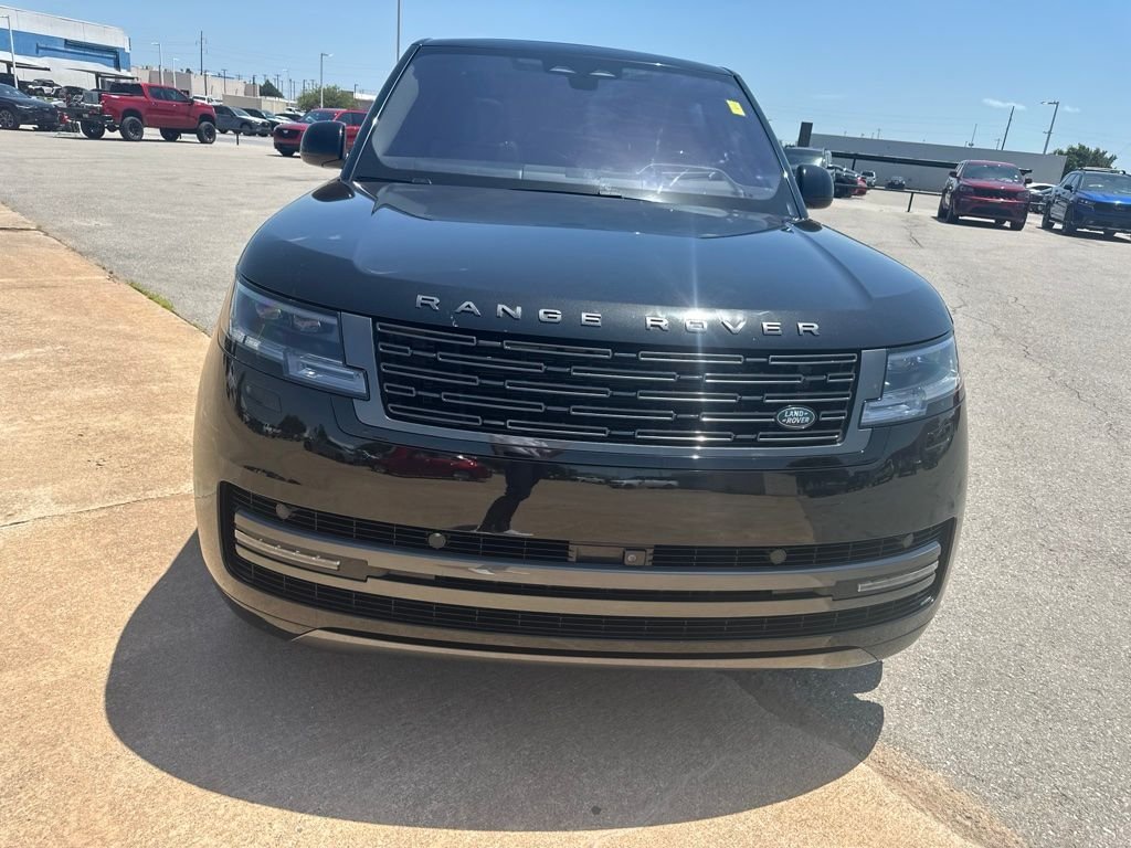 Used 2023 Santorini Black Metallic Land Rover SE image 7