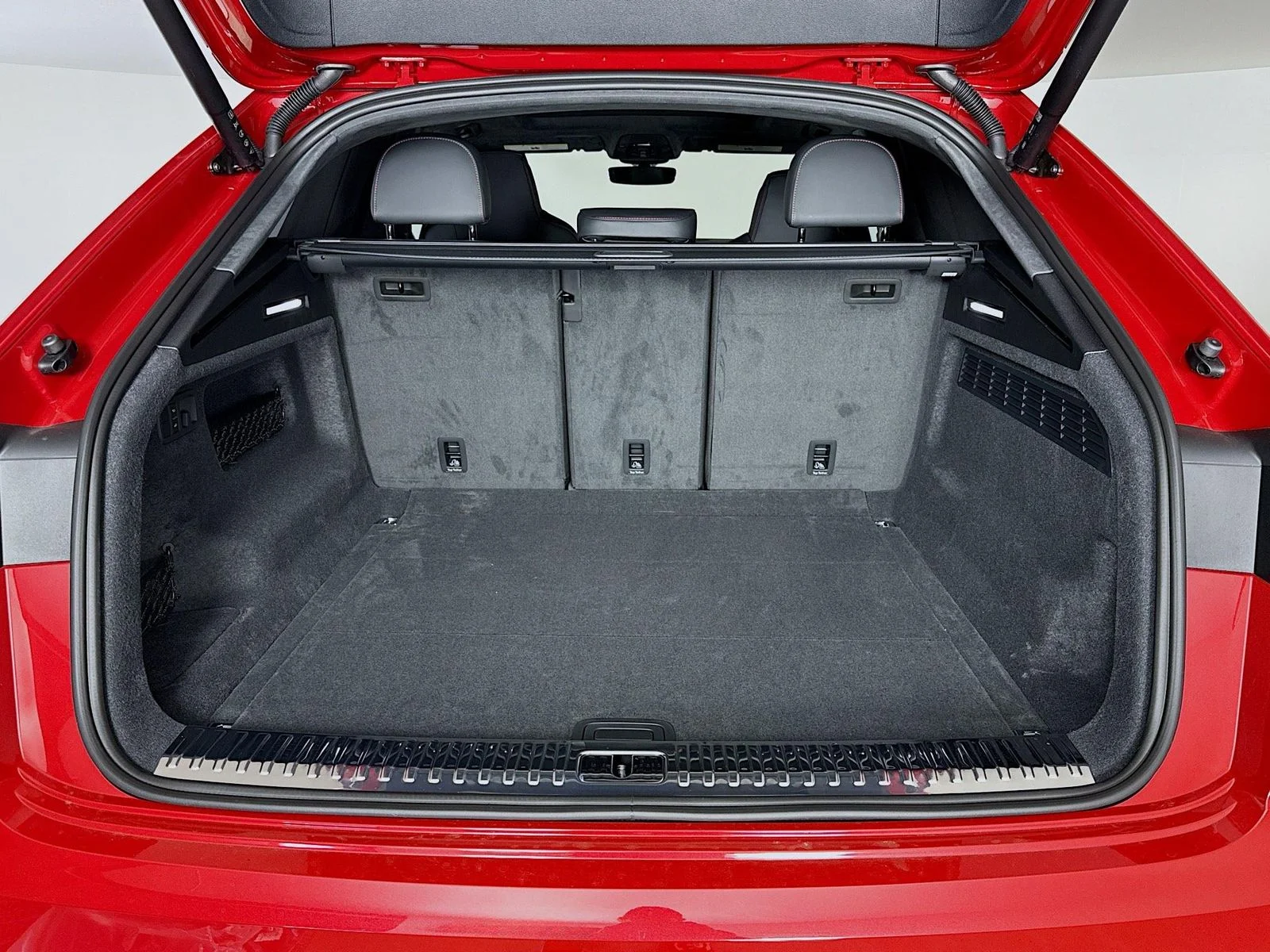 New 2025 Red Audi 4.0T image 28