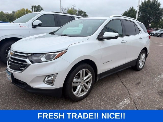Used 2021 IRIDESCENT PEARL TRICOAT Chevrolet Premier image 1