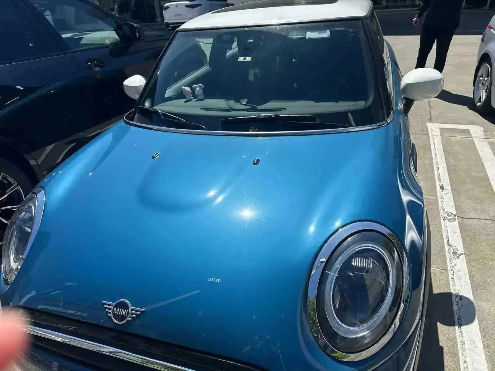 Used 2022 Island Blue Metallic MINI Oxford Edition image 2