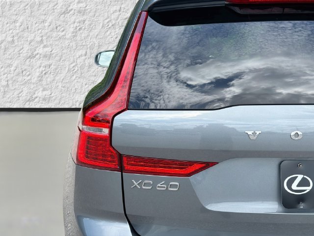 Used 2019 Gray Metallic Volvo Inscription image 10