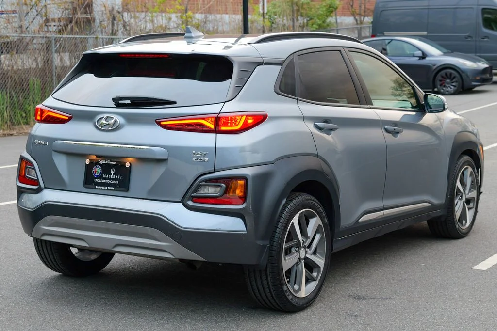 Used 2019 Sonic Silver Hyundai Limited image 7