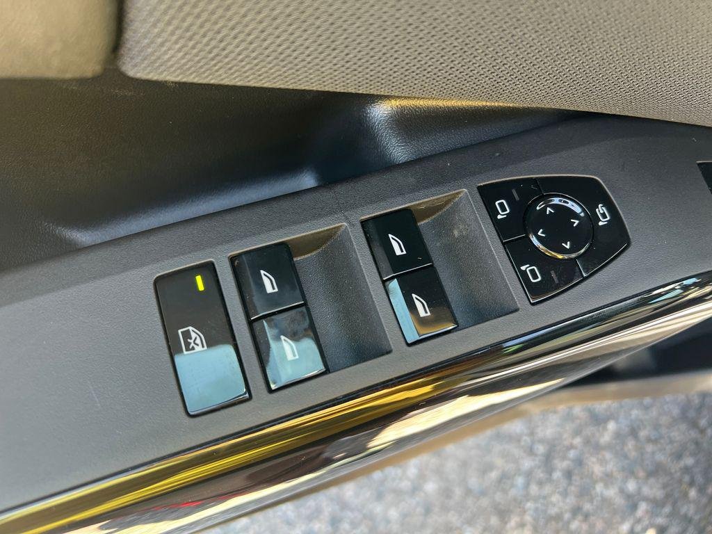 New 2026 Skyscraper Grey Metallic BMW 30 xDrive image 5