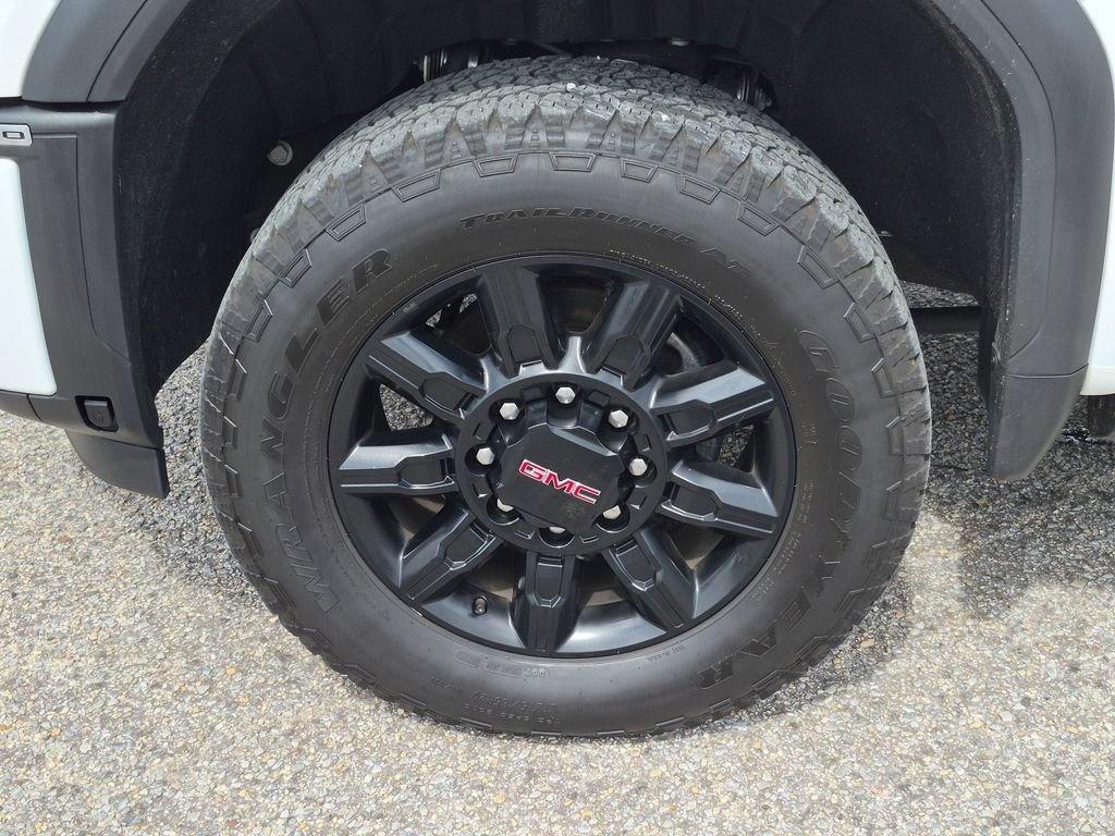 Used 2026 Summit White GMC AT4 image 12
