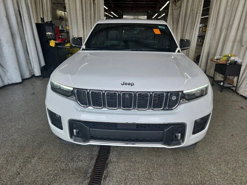 Certified Used 2023 White Jeep Overland image 12