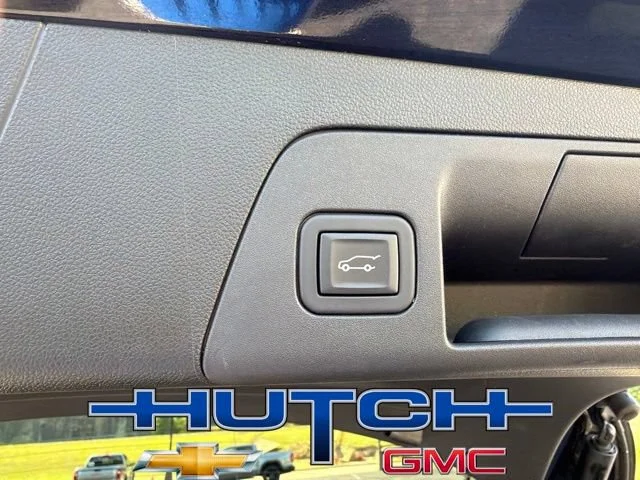 Used 2023 Ebony Twilight Metallic Buick Essence image 16
