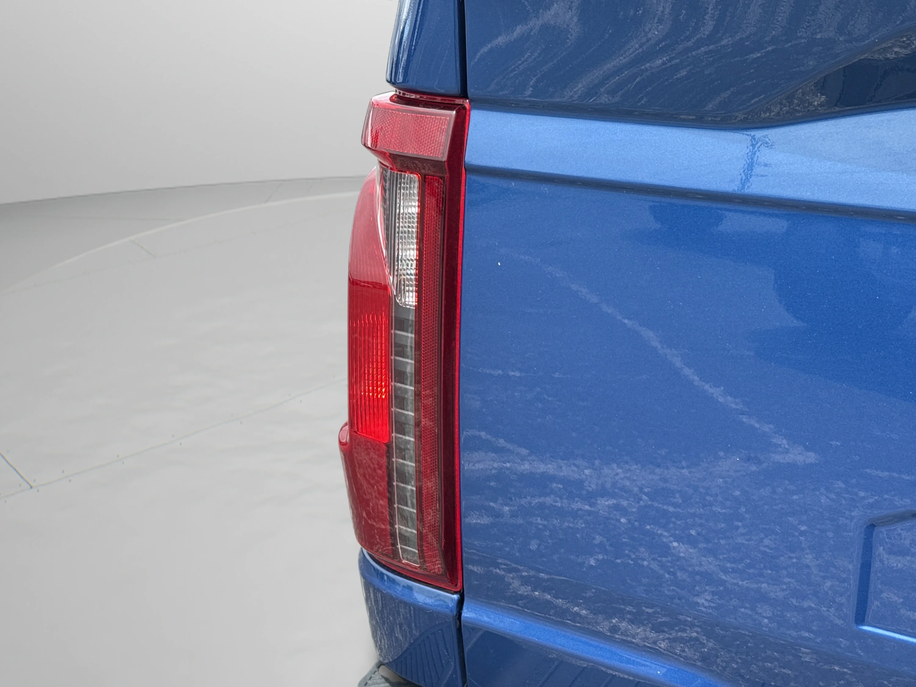 Used 2024 Atlas Blue Metallic Ford XLT image 46
