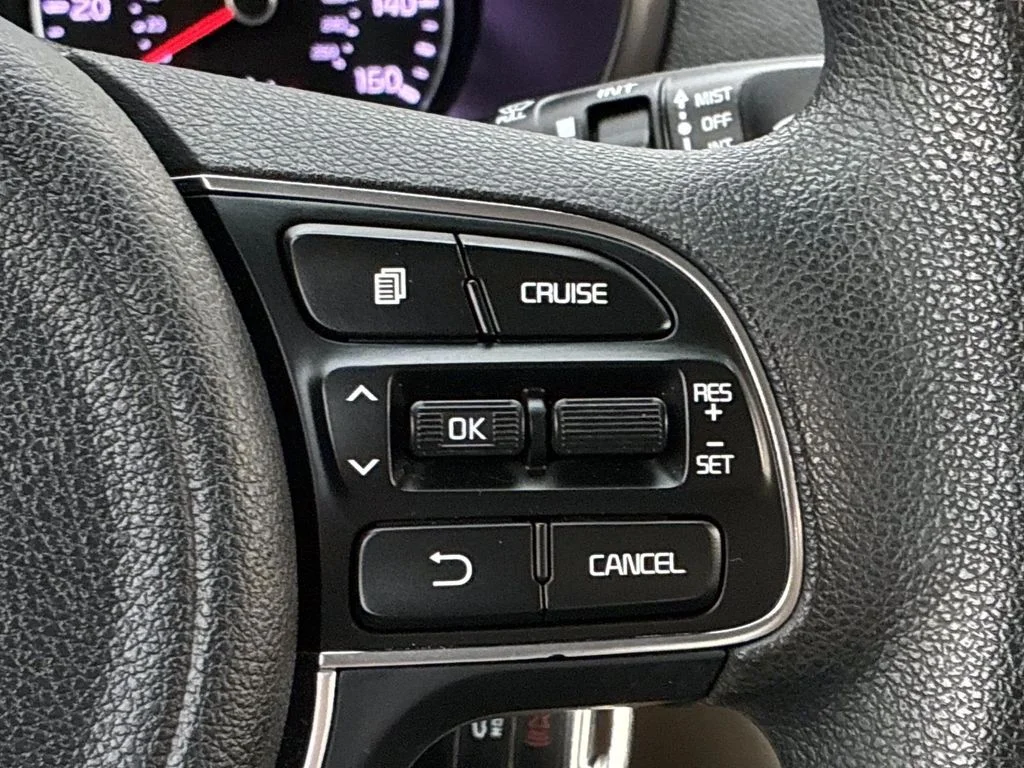 Used 2017 Snow White Pearl Kia LX image 23