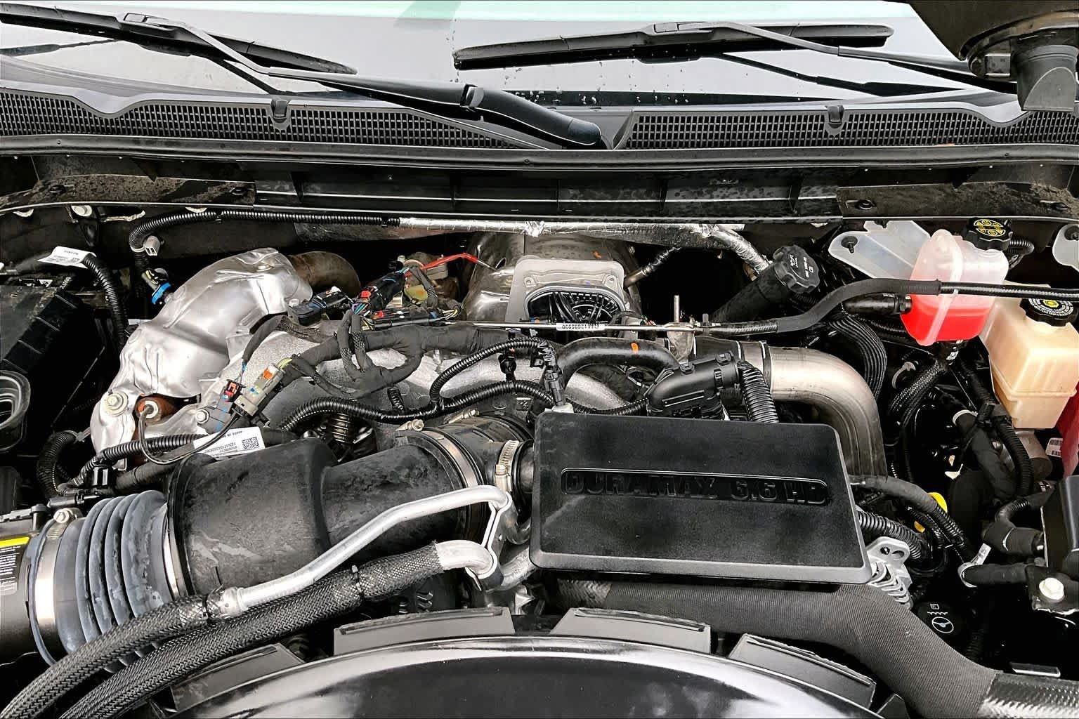 Used 2025 Titanium Rush Metallic GMC AT4 image 32