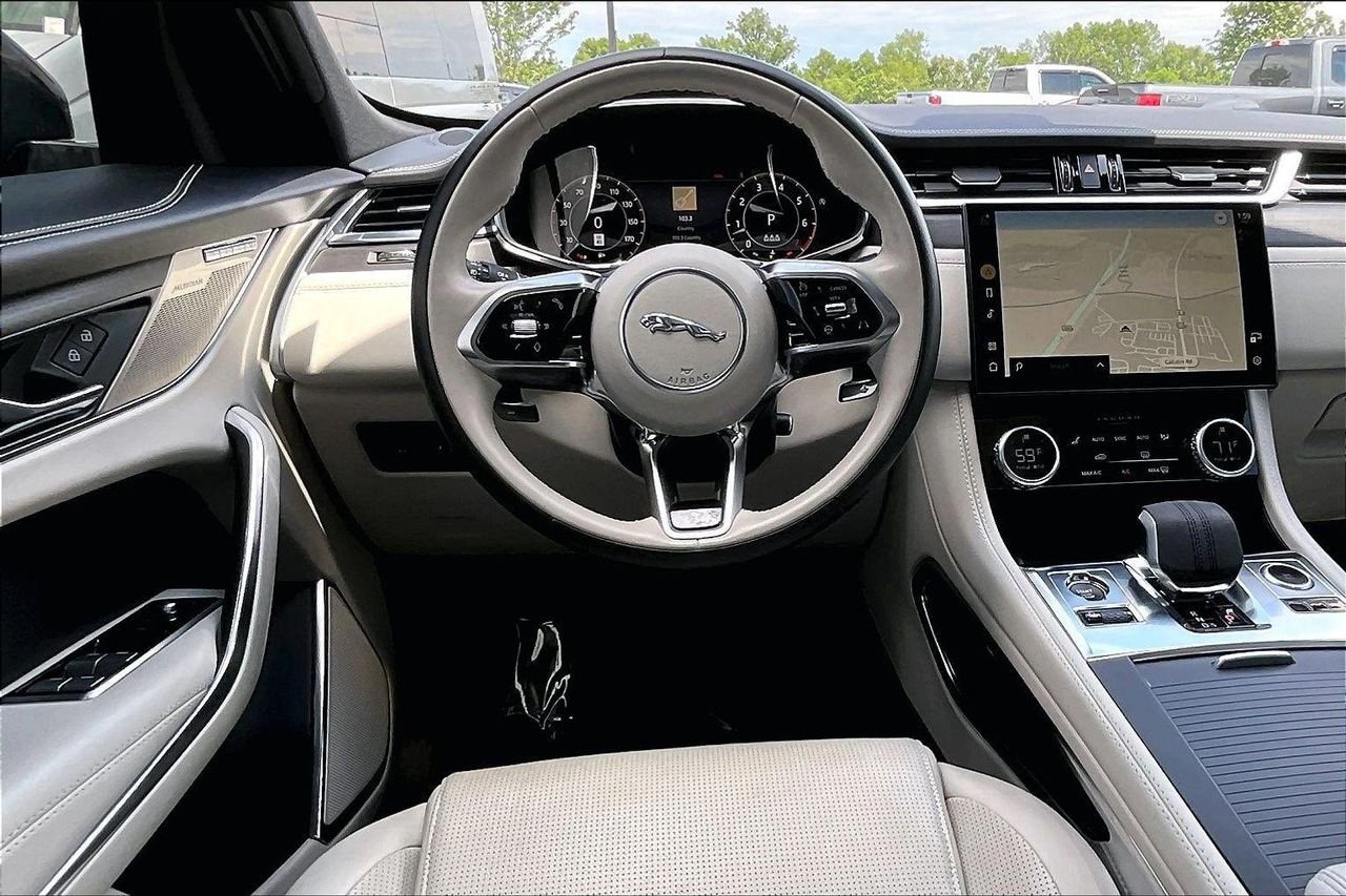 2024 Jaguar F-PACE R-Dynamic S - Photo 10