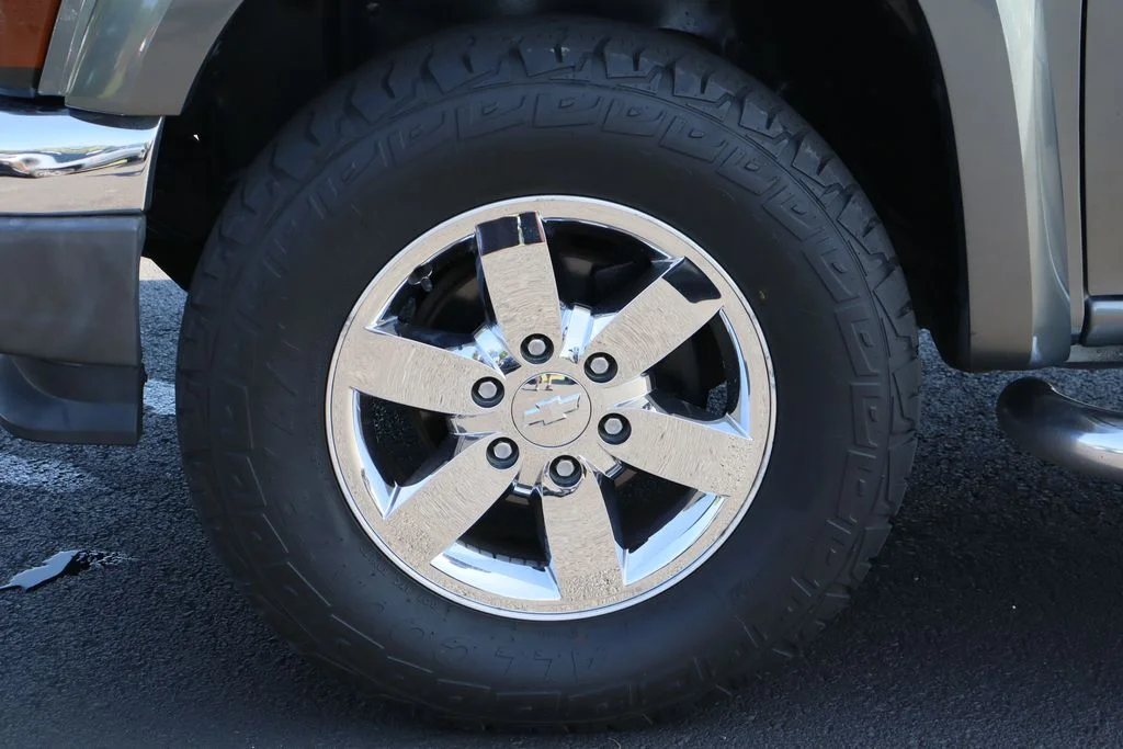Used 2011 Gray Chevrolet 2LT image 30