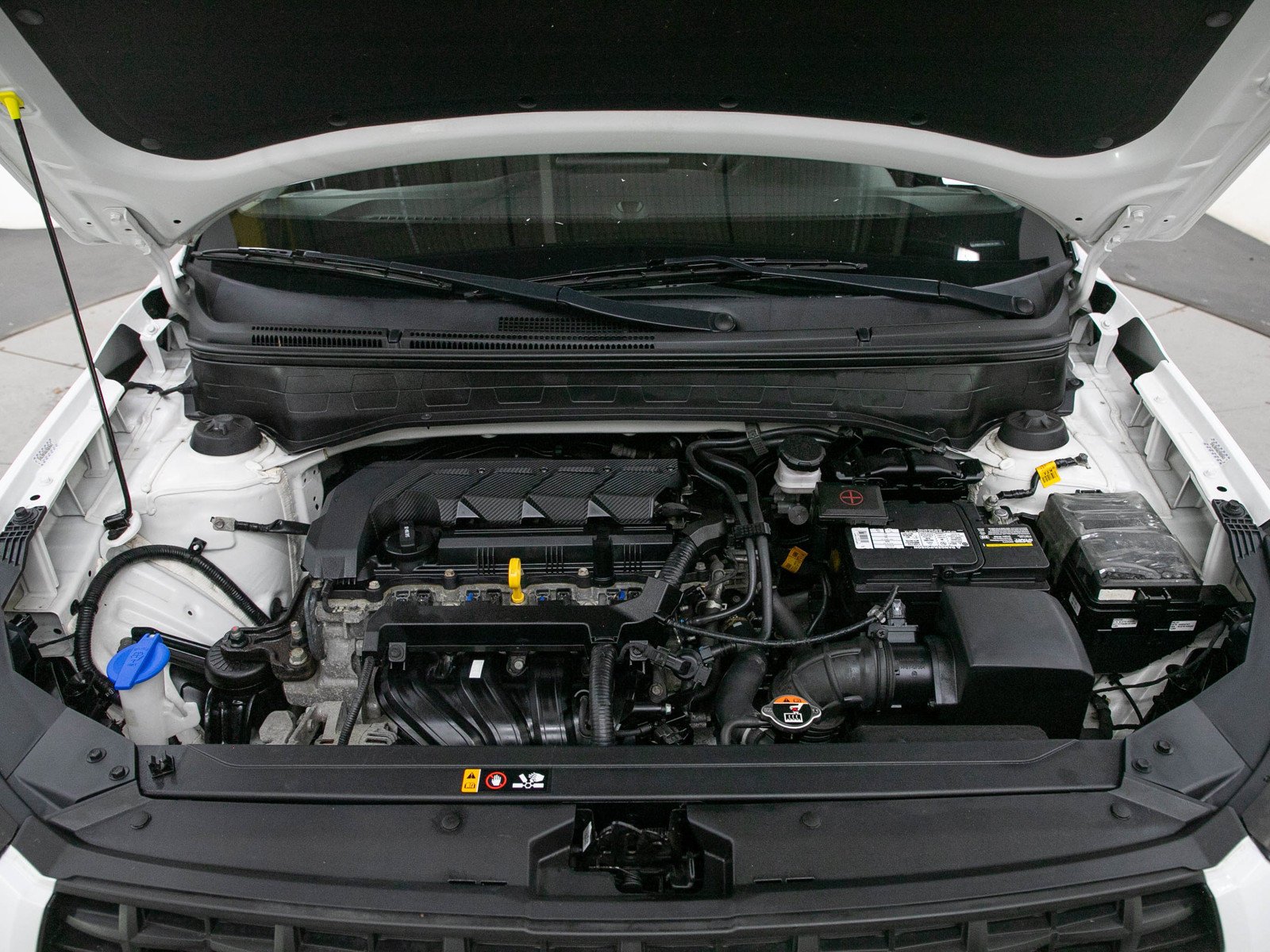Used 2021 White Hyundai SE IVT image 30