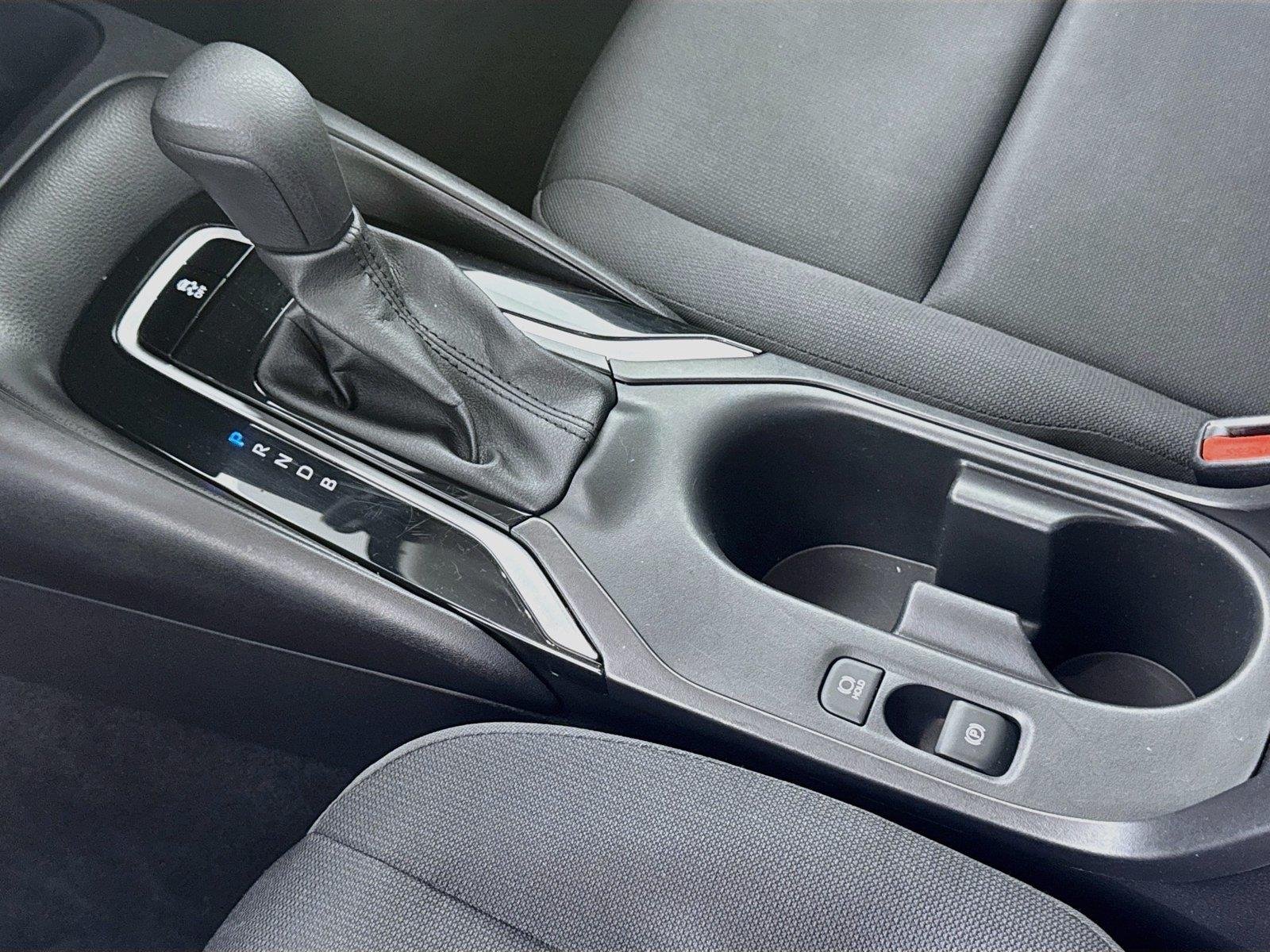 Used 2025 Wind Chill Pearl Toyota LE image 17