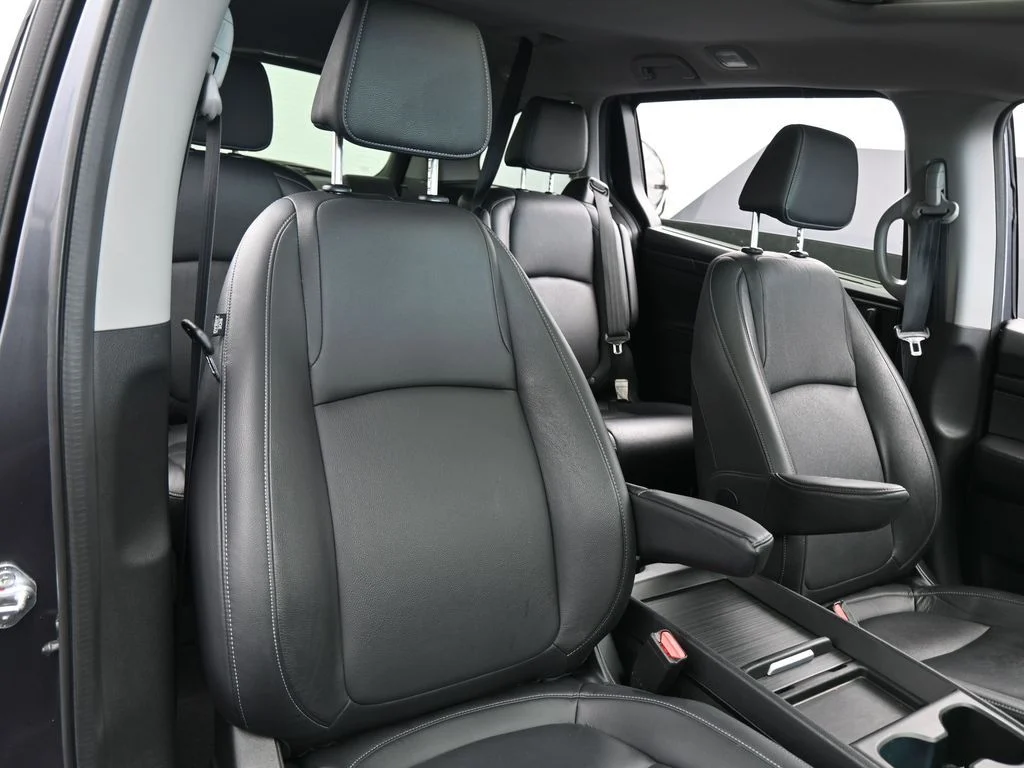 Used 2024 Gray / Black Honda EX-L image 49