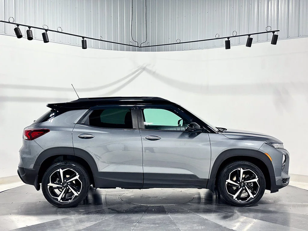 Used 2022 SATIN STEEL METALLIC Chevrolet RS image 10