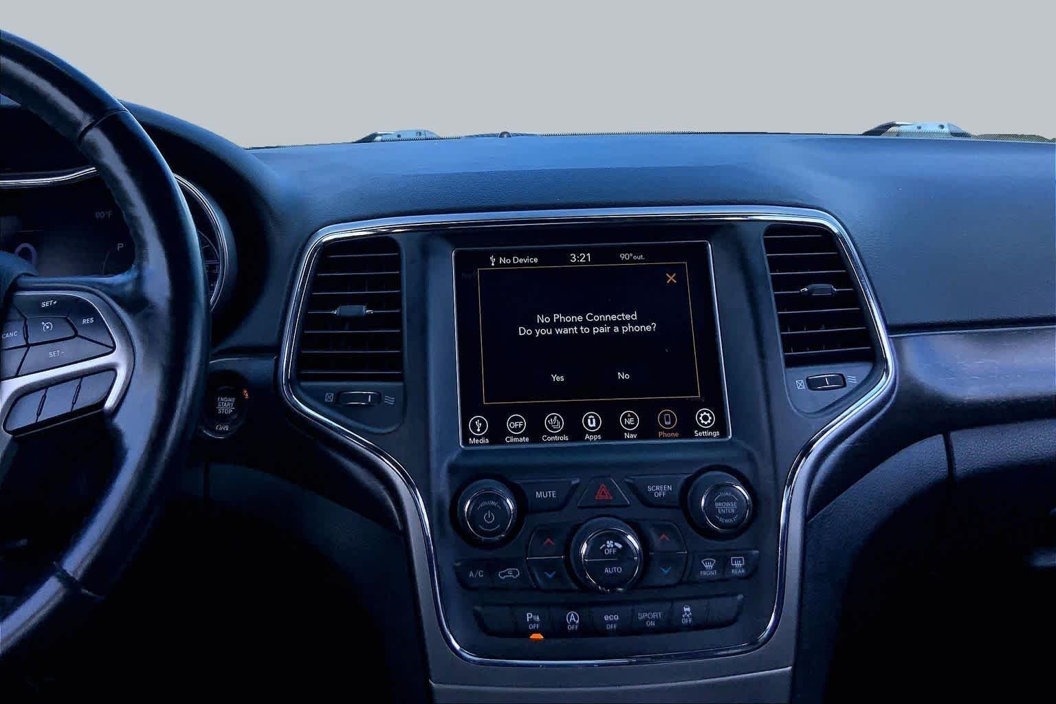 Used 2018 Granite Crystal Metallic Clearcoat Jeep Altitude image 7