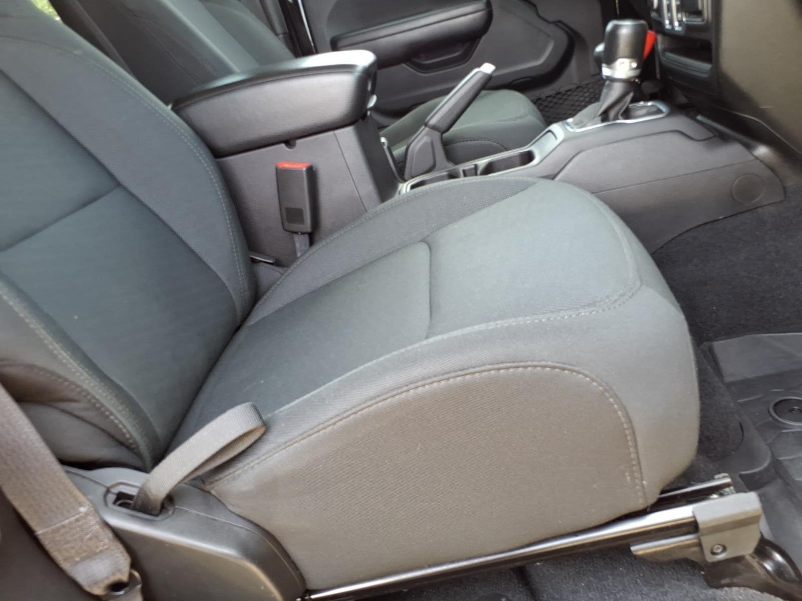 Used 2018 Black Clearcoat Jeep Sport S image 25