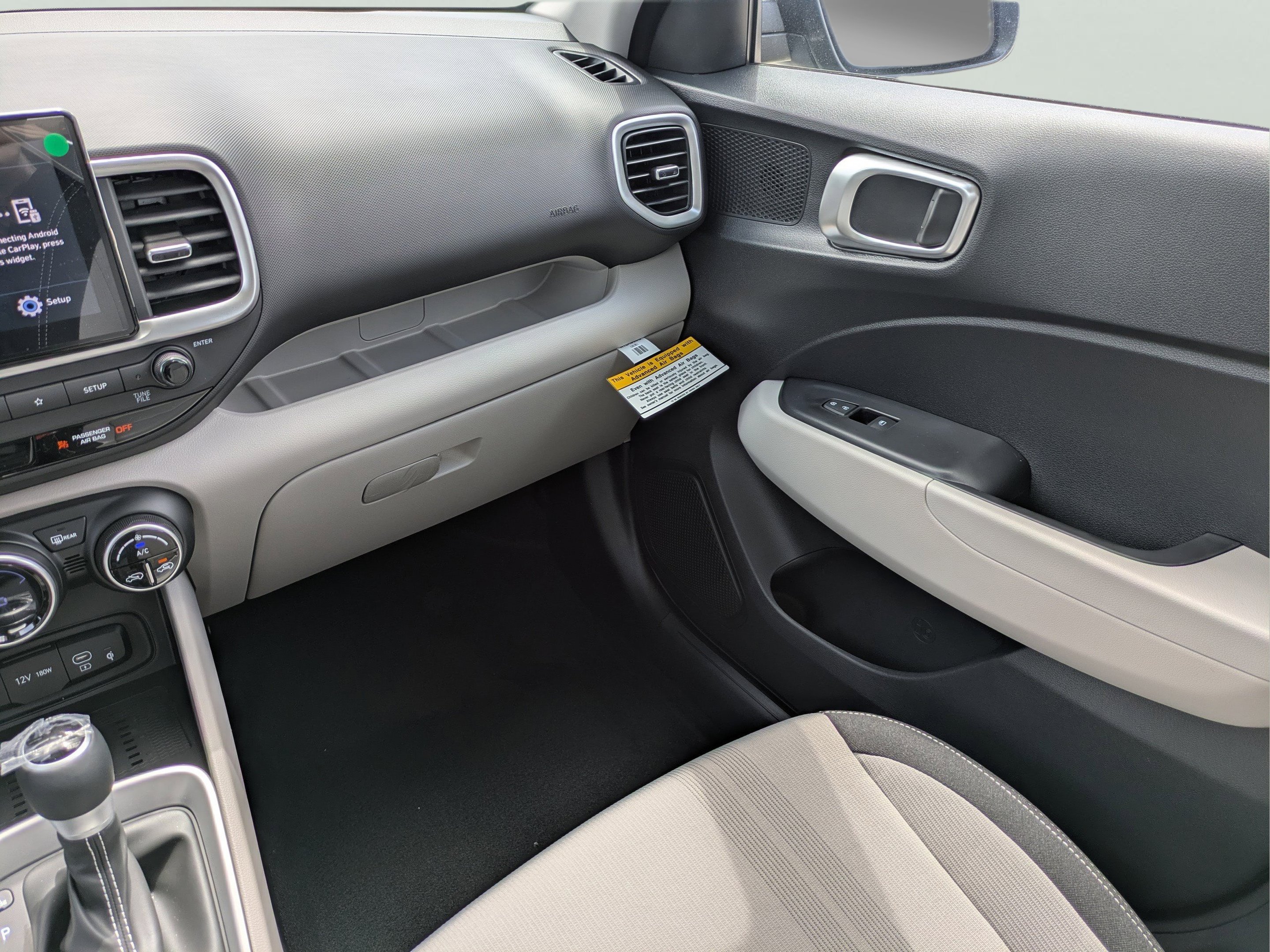 New 2026 Shimmering Silver Hyundai SEL image 17