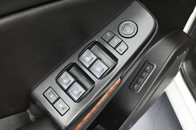Used 2019 Beige Chevrolet Premier image 22