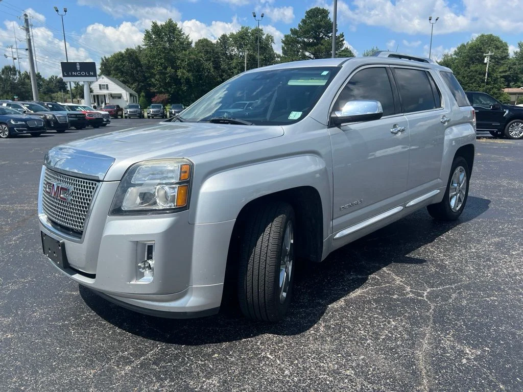 Used 2013 Silver GMC Denali image 7