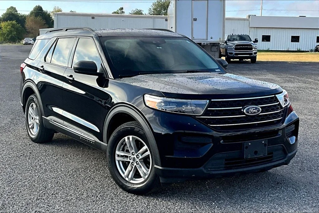 Used 2022 Black Ford XLT image 1