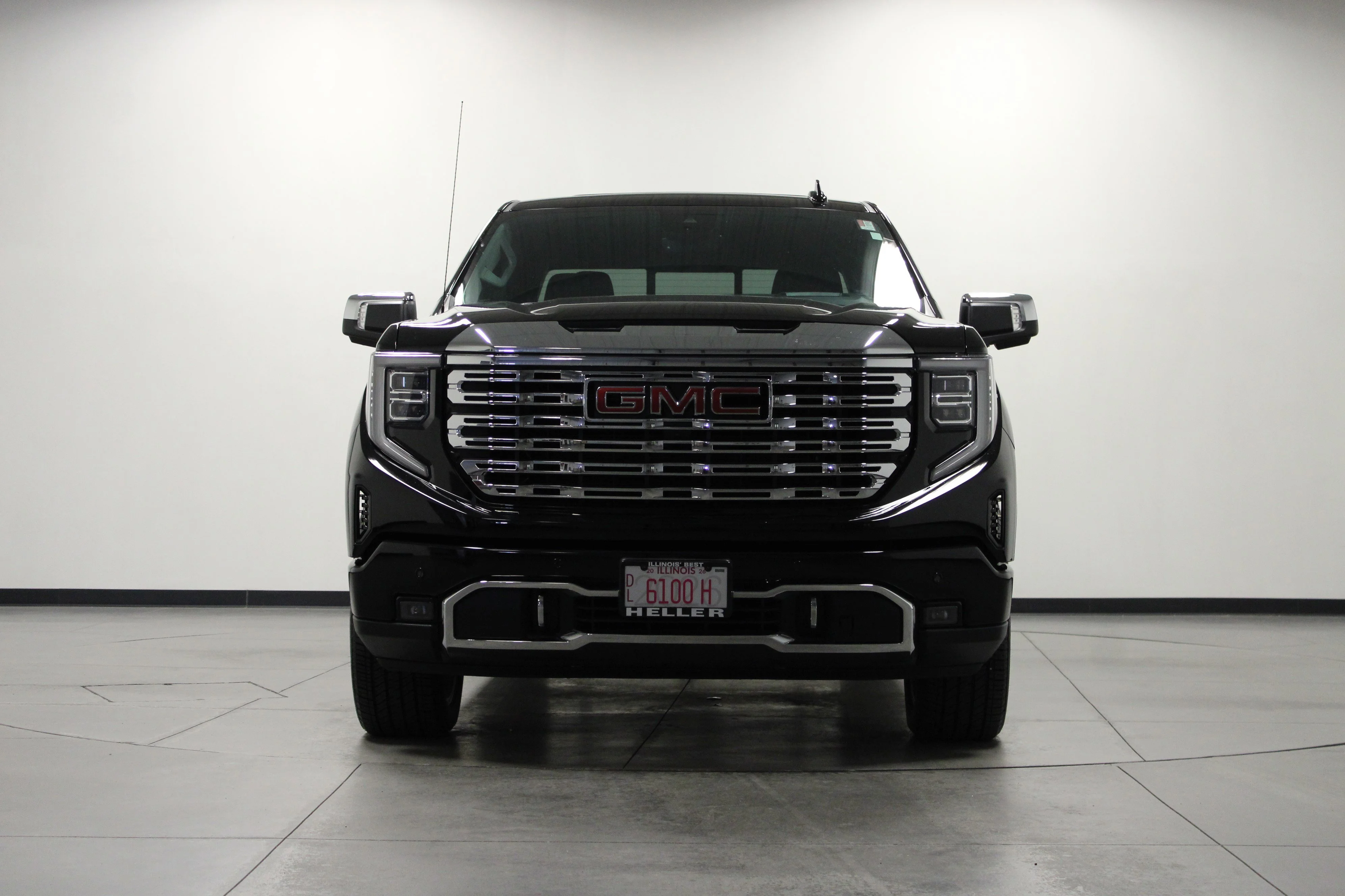 Used 2026 Onyx Black GMC Denali image 9
